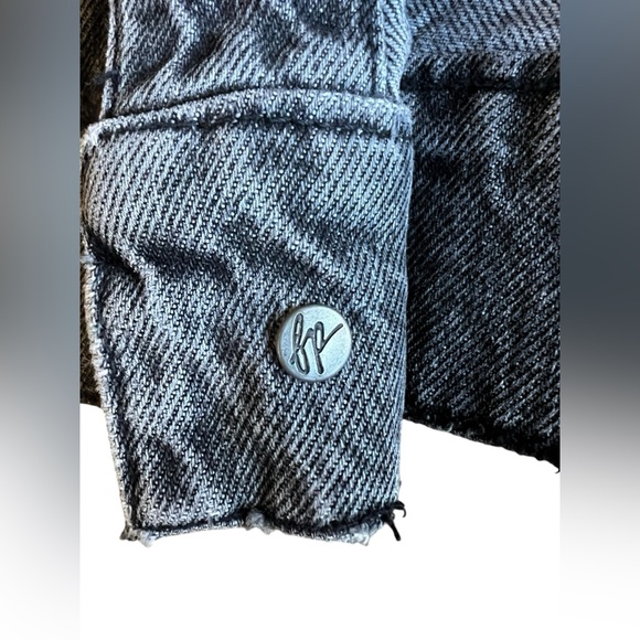 FREE PEOPLE x We The Free Black Hooded Denim L Jean Jacket Boho Grunge Classic - Picture 5 of 11